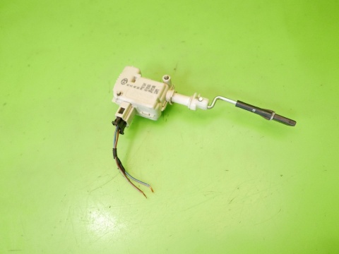 Siłownik klapki wlewu paliwa 1T0810773 VW TOURAN I 1T 2.0 TDI BKD 03-06