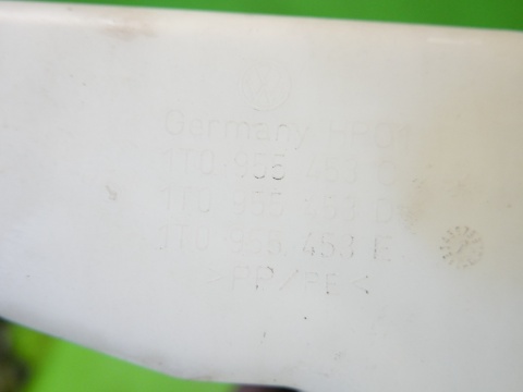 Zbiorniczek spryskiwaczy 1T0955453E VW TOURAN I 1T 2.0 TDI BKD 03-06
