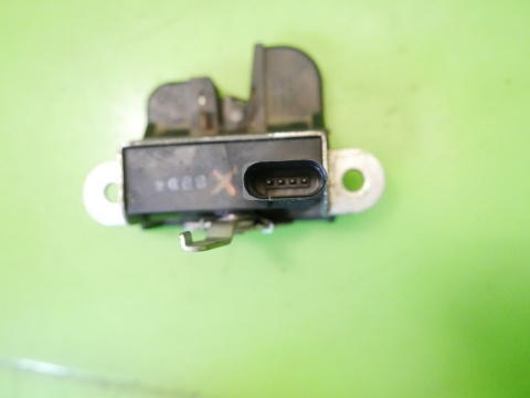 Zamek klapy tył bagażnika 1T0827505D VW TOURAN I 1T 2.0 TDI BKD 03-06