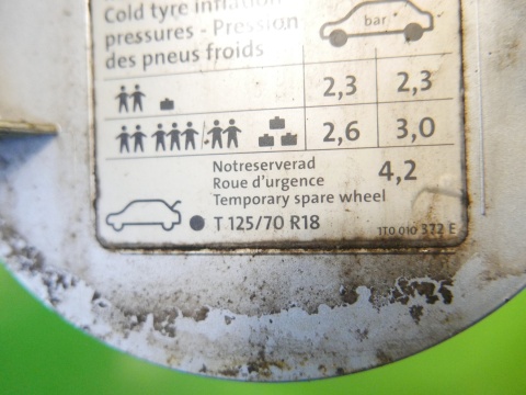 Klapka wlewu paliwa 1T0010372E VW TOURAN I 1T 03-06