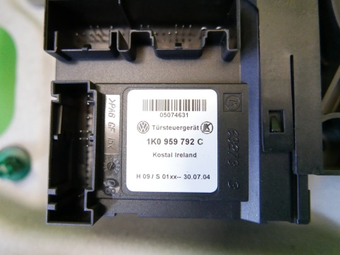 Mechanizm podnośnik szyby przód prawy 1T1837730AE VW TOURAN I 1T