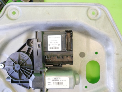 Mechanizm podnośnik szyby lewy przód 1T1837729AE VW TOURAN I 1T