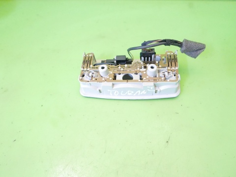 Lampka światło oświetlenia kabiny 3B0947105C VW TOURAN I 1T 2.0 TDI 03-