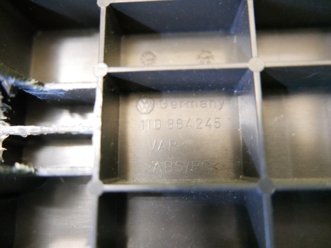 Podłokietnik przód 1T0864245 VW TOURAN I 1T 2.0 TDI 03-06