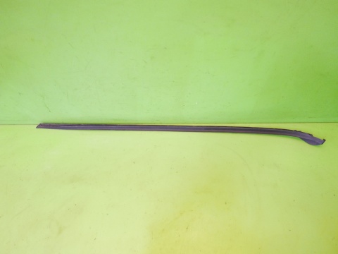 Listwa szyby przód czołowej prawa VW TOURAN I 1T 2.0 TDI 03-06
