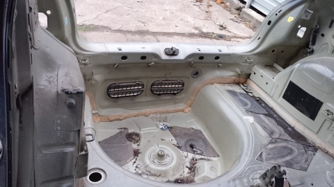 Pas tylny tył wanna LC9X VW POLO 6R V 5D HB 09-14