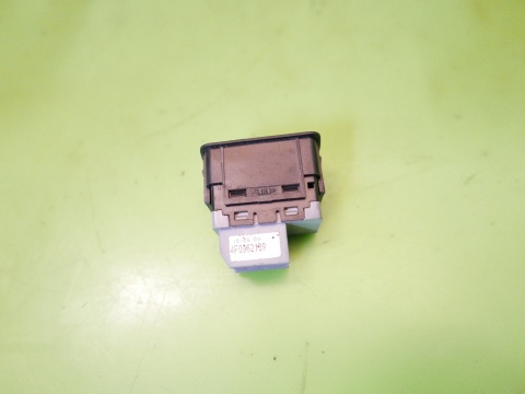 Przełącznik przycisk alarmu 4F0962109 AUDI A6 C6 AVANT 08-11