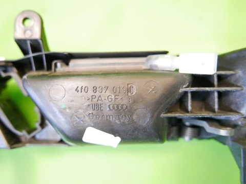 Klamka wewnętrzna przód lewa 4F0837019C AUDI A6 C6 AVANT 08-11