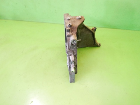 Łapa pompy wtryskowej 55226627 FIAT FREEMONT I 2.0 D MJET 11-15