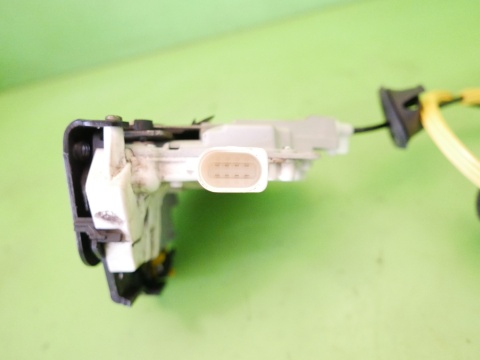 Zamek drzwi tył lewy 4F0839015 8 pinów AUDI A6 C6 AVANT 08-11