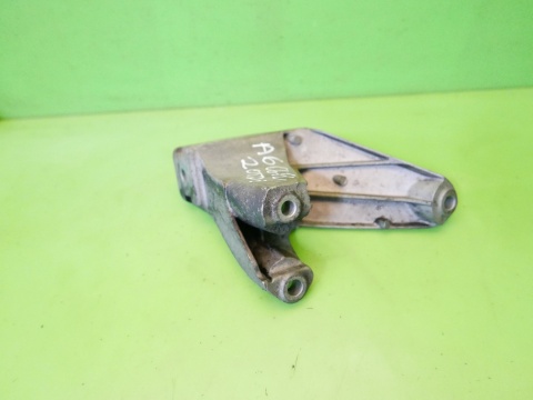 Mocowanie łapa silnika lewa 4F0199307N AUDI A6 C6 2.0 TDI 08-11