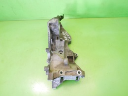 Łapa podstawa mocowanie alternatora 03L903143H AUDI A6 C6 2.0 TDI 08-11