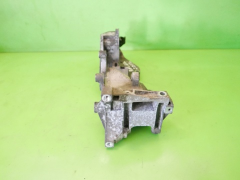 Łapa podstawa mocowanie alternatora 03L903143H AUDI A6 C6 2.0 TDI 08-11