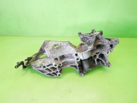 Łapa podstawa mocowanie alternatora 03L903143H AUDI A6 C6 2.0 TDI 08-11