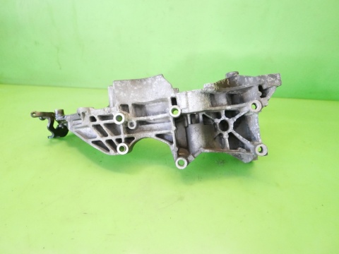 Łapa podstawa mocowanie alternatora 03L903143H AUDI A6 C6 2.0 TDI 08-11