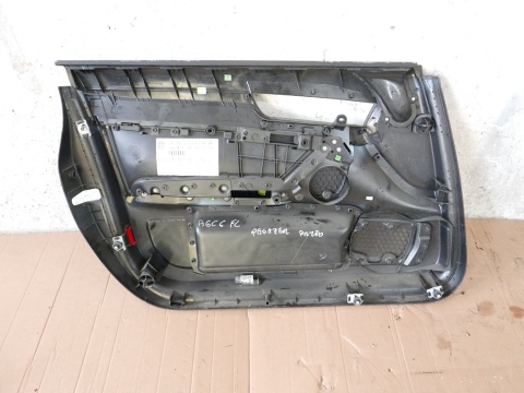 Tapicerka boczek drzwi przód prawy 4F1867106A AUDI A6 C6 AVANT KOMBI 08-11
