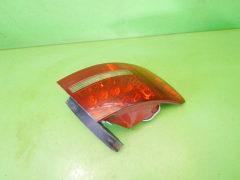Lampa tył lewa w błotnik Valeo 4F9945095E AUDI A6 C6 AVANT Kombi 08-11
