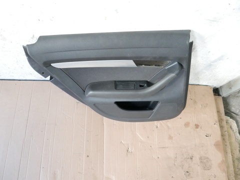 Tapicerka boczek drzwi tył lewy 4F0867305 AUDI A6 C6 AVANT KOMBI 08-11