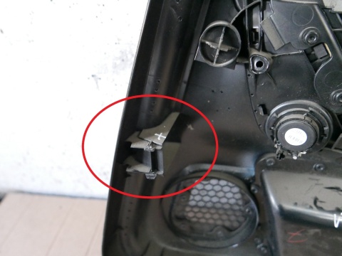 Tapicerka boczek drzwi tył lewy 4F0867305 AUDI A6 C6 AVANT KOMBI 08-11