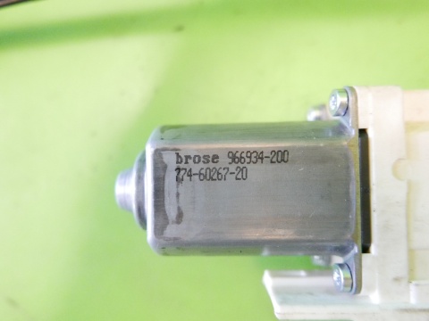 Mechanizm podnośnik szyby prawy przód 8K0959802A AUDI A6 C6 AVANT Kombi 08-11
