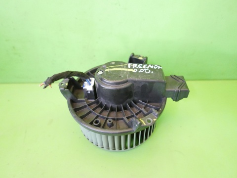 Wentylator dmuchawa nawiewu przód AY272700-5011 FIAT FREEMONT I 11-15