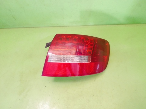 Lampa tył prawa w błotnik Valeo 89037056 AUDI A6 C6 AVANT Kombi 08-11