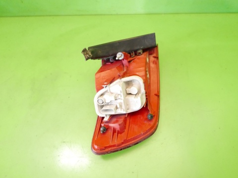 Lampa tył prawa w błotnik Valeo 89037056 AUDI A6 C6 AVANT Kombi 08-11