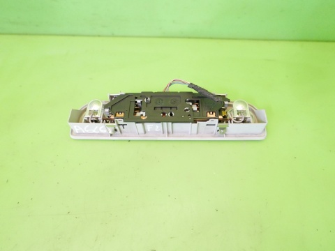 Lampka oświetlenia kabiny tył 4L0947111B AUDI A6 C6 AVANT 08-11