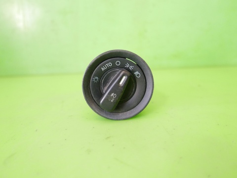 Przełącznik włącznik świateł halogenów 68041761AB FIAT FREEMONT I 11-15