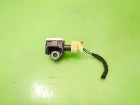 Czujnik uderzenia uderzeniowy tył prawy 4F0959643C AUDI A6 C6 08-11