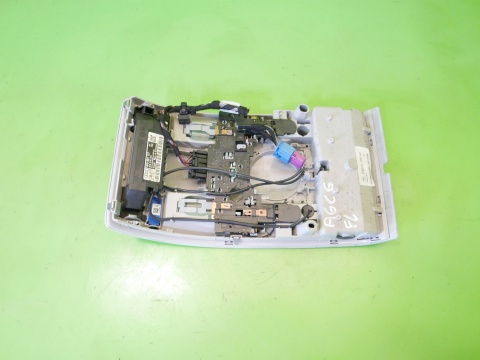 Lampka oświetlenia kabiny przód 4F0947135BQ AUDI A6 C6 2.0 TDI AVANT 08-11