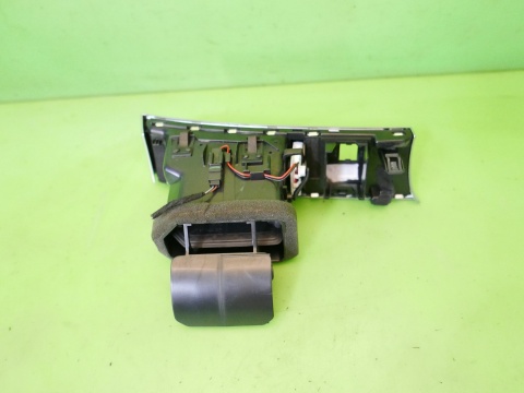 Kratka nawiewu przód lewa 4F1820901D AUDI A6 C6 AVANT 08-11