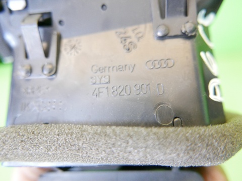 Kratka nawiewu przód lewa 4F1820901D AUDI A6 C6 AVANT 08-11