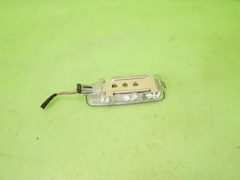 Lampka oświetlenia kabiny tył prawa 4D0947105A AUDI A6 C6 AVANT 08-11