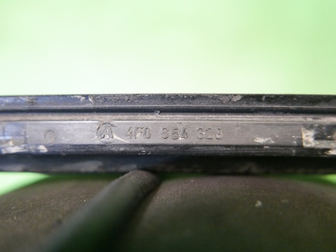 Listwa szyby czołowej prawa 4F0854328 AUDI A6 C6 2.0 TDI AVANT 08-11