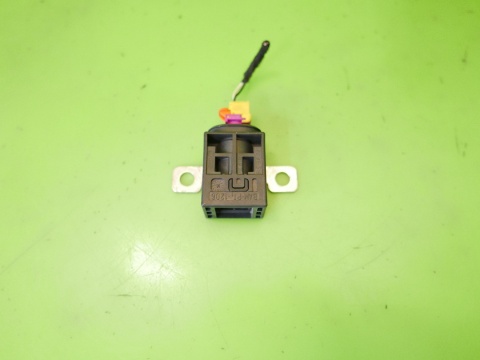 Bezpiecznik pirotechniczny akumulatora 4F0915519 AUDI A6 C6 2.0 TDI 08-11