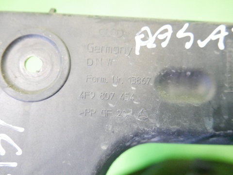 Ślizg zderzaka tył tylny prawy 4F9807454 AUDI A6 C6 AVANT 08-11