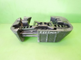 Lewarek podnośnik samochodowy 04766498AA FIAT FREEMONT I 11-15