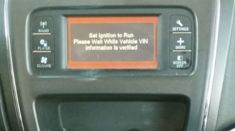 Ekran wyświetlacz radia nawigacji 05064976AH FIAT FREEMONT I 11-15