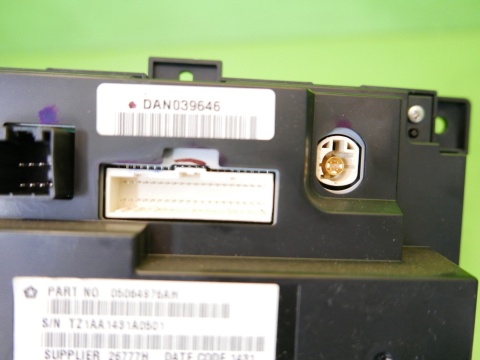 Ekran wyświetlacz radia nawigacji 05064976AH FIAT FREEMONT I 11-15