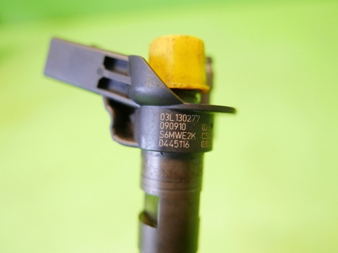 Wtryskiwacz wtrysk paliwa 03L130277 0445116030 AUDI A6 C6 2.0 TDI 08-11