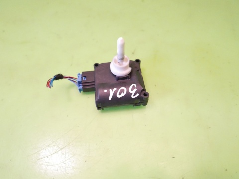 Silniczek nagrzewnicy 0132801359 4F0820511A AUDI A6 C6 08-11