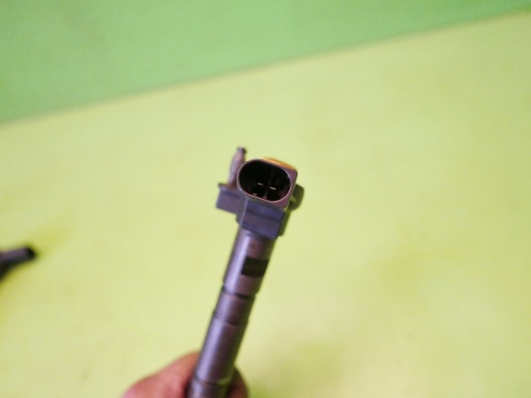 Wtryskiwacz wtrysk paliwa 03L130277 0445116030 AUDI A6 C6 2.0 TDI 08-11