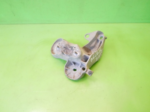 Mocowanie łapa silnika prawa 4F0199352N AUDI A6 C6 2.0 TDI AVANT 08-
