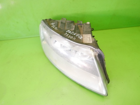 Reflektor lampa przód prawa Hella 4F0941004 AUDI A6 C6 2.0 TDI AVANT 08-11