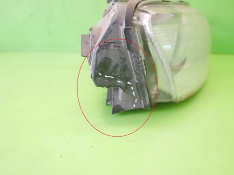Reflektor lampa przód prawa Hella 4F0941004 AUDI A6 C6 2.0 TDI AVANT 08-11