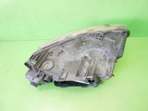 Reflektor lampa przód prawa Hella 4F0941004 AUDI A6 C6 2.0 TDI AVANT 08-11