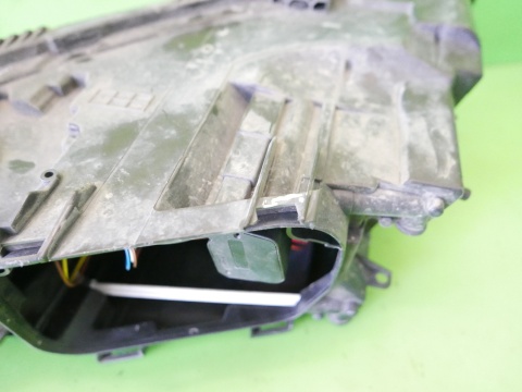 Reflektor lampa przód prawa Hella 4F0941004 AUDI A6 C6 2.0 TDI AVANT 08-11