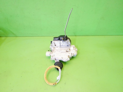 Zamek drzwi przód prawy 4F1837016 7 Pinów AUDI A3 8P HB 5D 04-08
