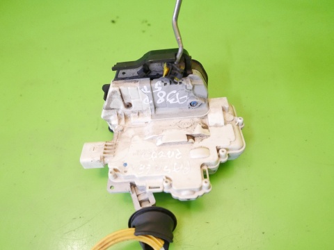 Zamek drzwi przód prawy 4F1837016 7 Pinów AUDI A3 8P HB 5D 04-08